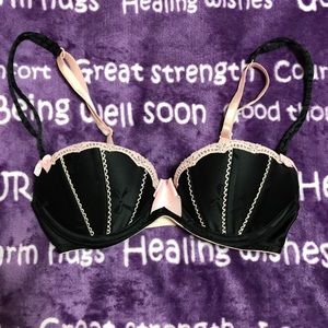 Victoria’s Secret bra 32 B